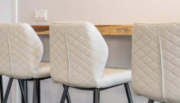 Resa Estates Ibiza te koop appartement Vadella Mar zee zicht details bar.jpg